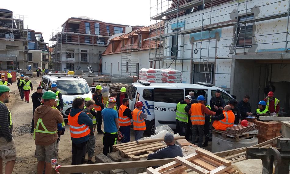 2019-9-19-1144TROJA 3.jpg